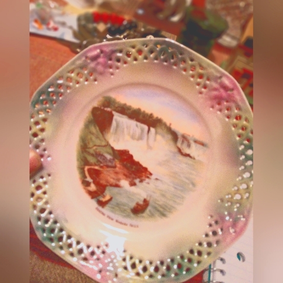 Souvenir Plate - Picture 1 of 3